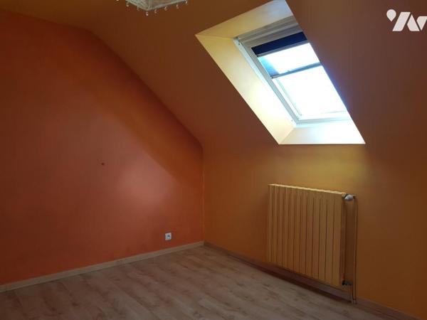 Port de plaisance et commerces à pied - maison avec jardin et garage