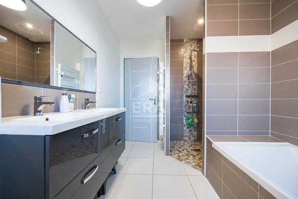 A vendre - Estagel- Villa de 2018- Plain pied - 4 chambres - Piscine