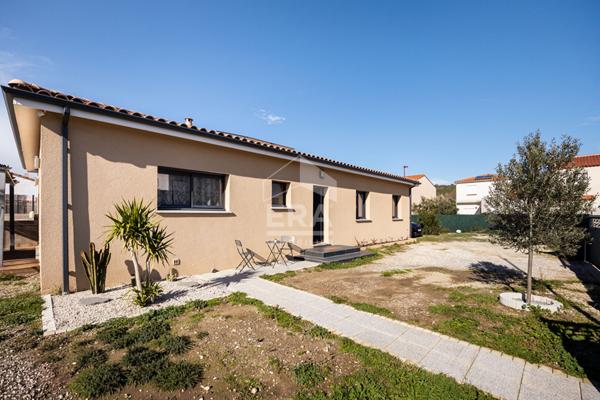 A vendre - Estagel- Villa de 2018- Plain pied - 4 chambres - Piscine