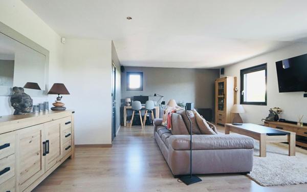 Maison à vendre    7 pièces • 210 m2 Genay