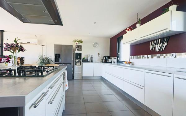 Maison à vendre    7 pièces • 210 m2 Genay