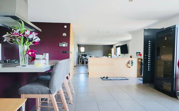 Maison à vendre    7 pièces • 210 m2 Genay