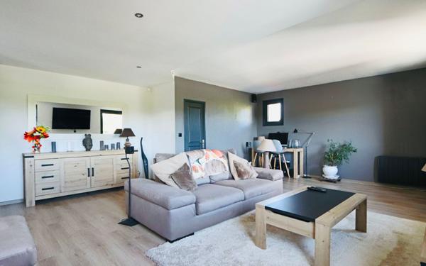 Maison à vendre    7 pièces • 210 m2 Genay