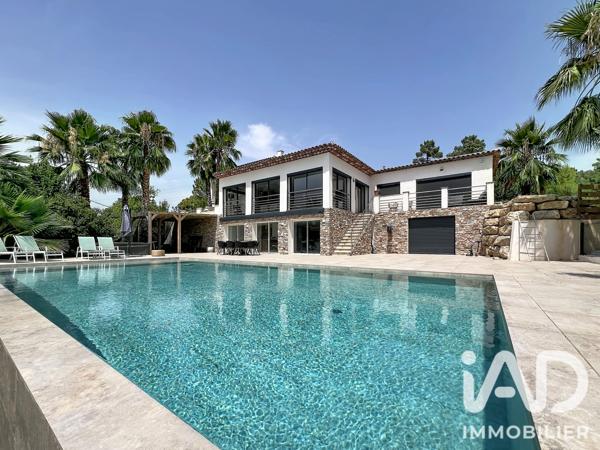 Maison à vendre 5 pièces 400 m² Roquebrune-sur-Argens