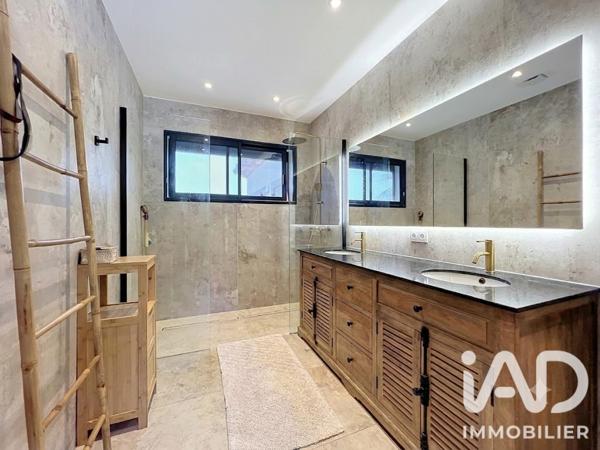 Maison à vendre 5 pièces 400 m² Roquebrune-sur-Argens