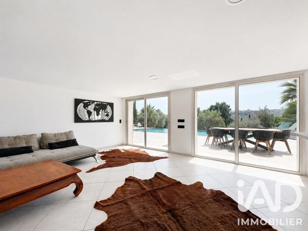 Maison à vendre 5 pièces 400 m² Roquebrune-sur-Argens