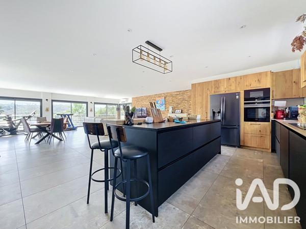 Maison à vendre 5 pièces 400 m² Roquebrune-sur-Argens
