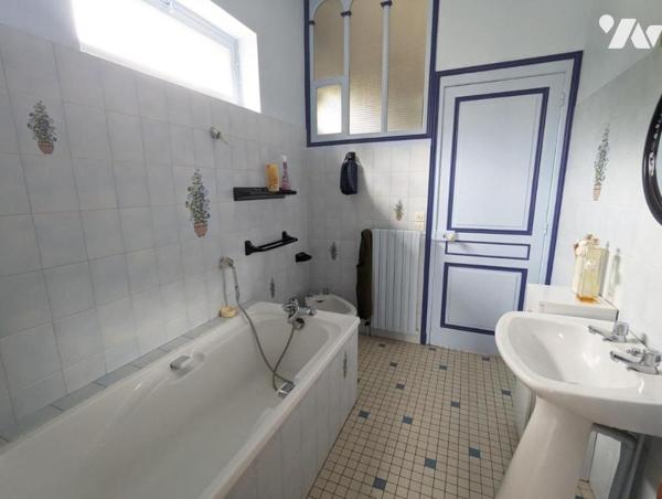 SAINT-VAAST-LA-HOUGUE - MAISON DE MAÎTRE Et TERRAIN A BÂTIR