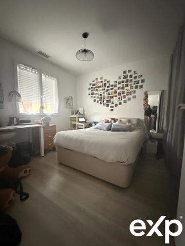 Maison moderne avec jardin