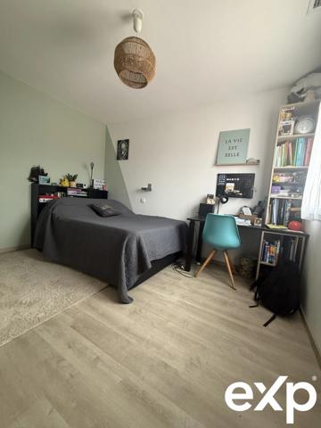 Maison moderne avec jardin