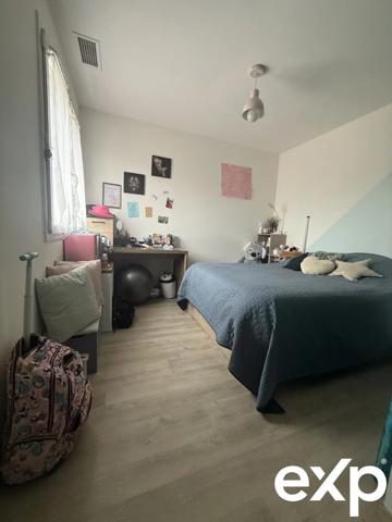 Maison moderne avec jardin