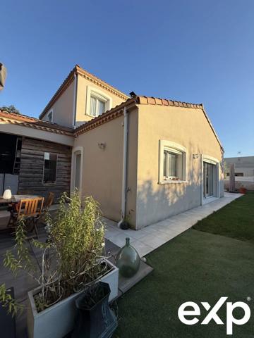 Maison moderne avec jardin