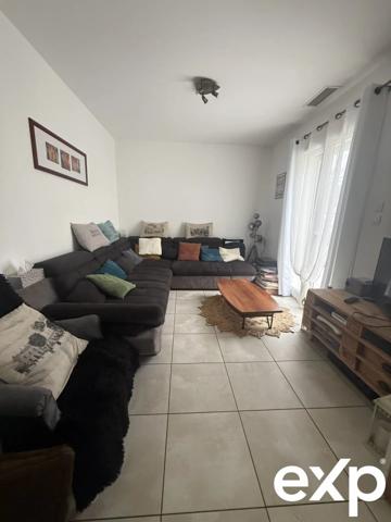 Maison moderne avec jardin