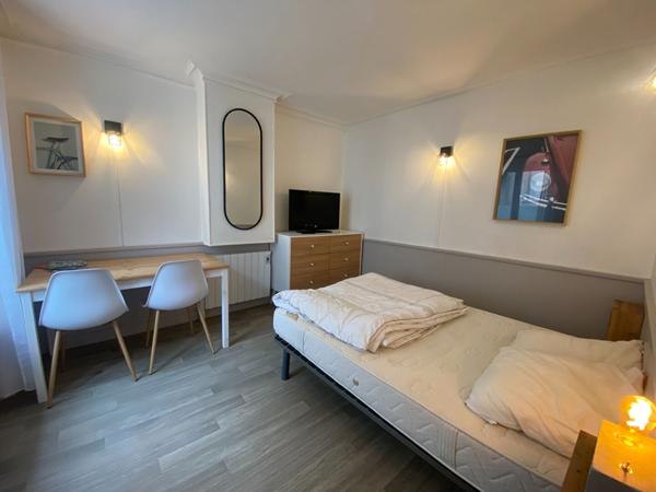 SECTEUR NEY/ST SERGE - T1 MEUBLE - DISPONIBLE LE 11/05