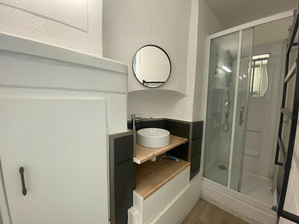 SECTEUR NEY/ST SERGE - T1 MEUBLE - DISPONIBLE LE 11/05