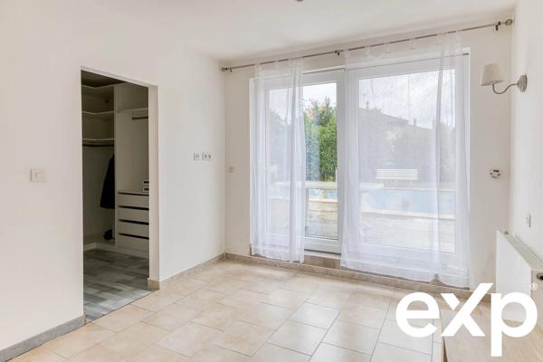 Maison à Peronnas avec de grands volumes