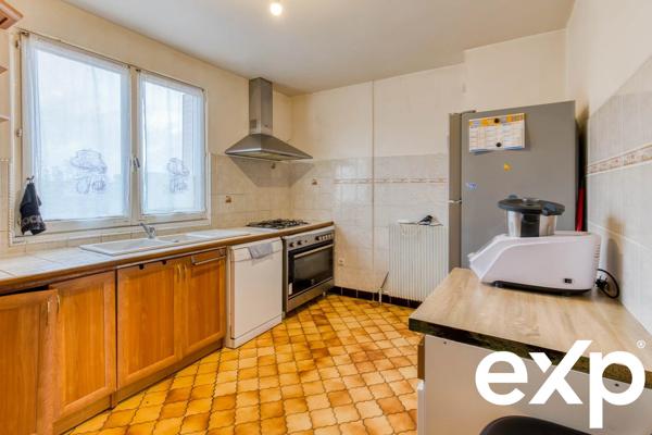 Maison à Peronnas avec de grands volumes