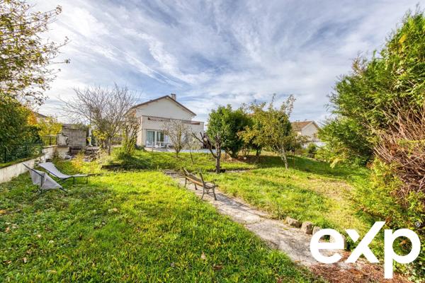 Maison à Peronnas avec de grands volumes