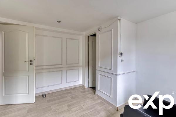 Maison à Peronnas avec de grands volumes