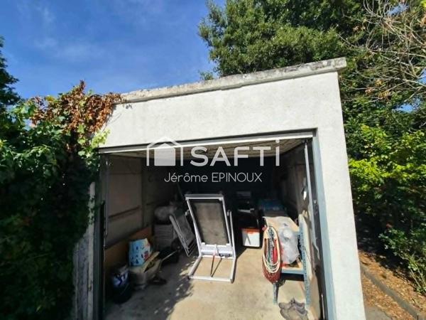 Coup de cœur pour cette demeure, dans laquelle il n'y a plus qu'à poser ses valises. Rare, Zéro travaux à prévoir !!! Un quartier prisé, à proximité de toutes commodités.