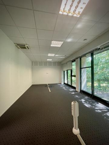 Bureaux à vendre à GRAND COURONNE 76530