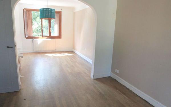 Maison à vendre    5 pièces •  Les Mureaux