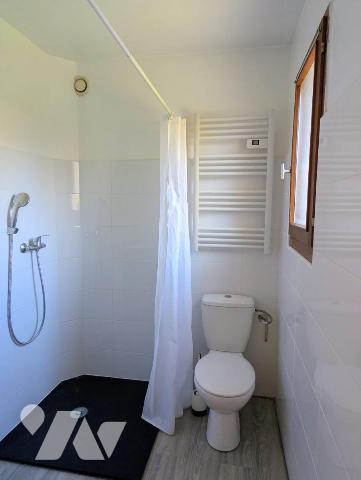 MAISON INDIVIDUELLE AVEC GARAGE CAVE  ET JARDIN SECTEUR BISSY