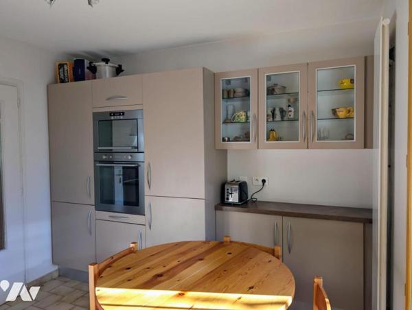 MAISON INDIVIDUELLE AVEC GARAGE CAVE  ET JARDIN SECTEUR BISSY