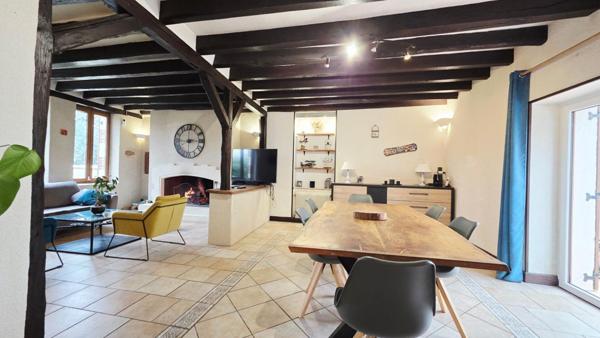 VASSELAY MAISON 172M² 6 PIECES 4 CHAMBRES PISCINE JARDIN