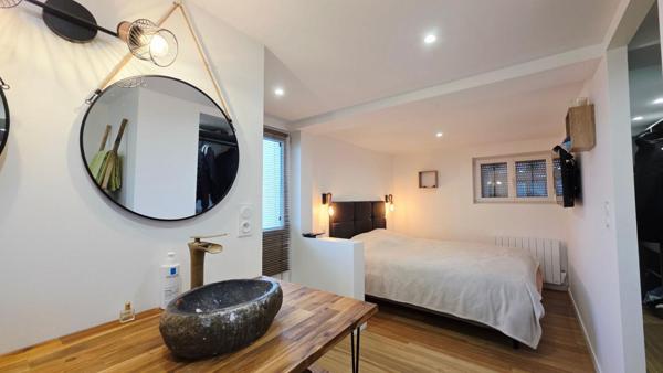 VASSELAY MAISON 172M² 6 PIECES 4 CHAMBRES PISCINE JARDIN