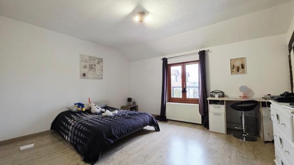 VASSELAY MAISON 172M² 6 PIECES 4 CHAMBRES PISCINE JARDIN