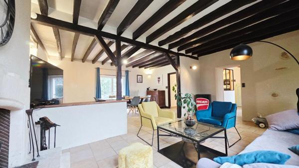 VASSELAY MAISON 172M² 6 PIECES 4 CHAMBRES PISCINE JARDIN