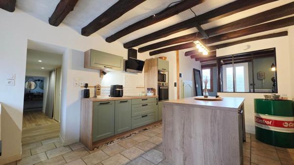 VASSELAY MAISON 172M² 6 PIECES 4 CHAMBRES PISCINE JARDIN