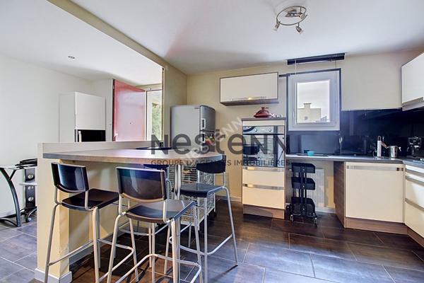 Appartement Vitrolles T4 de 85 m2 à proximité de toutes les commodités et au calme avec garage