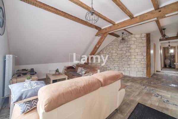 T4 rénové avec annexes