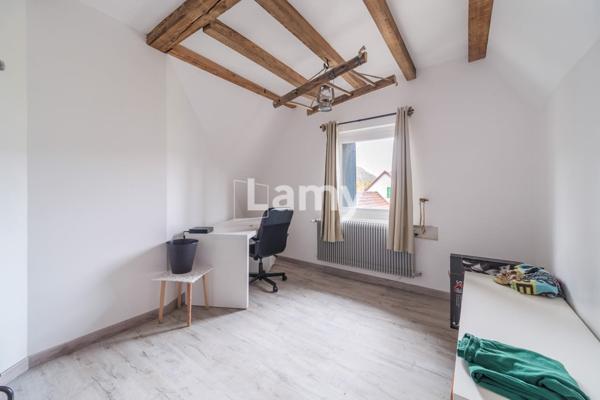 T4 rénové avec annexes