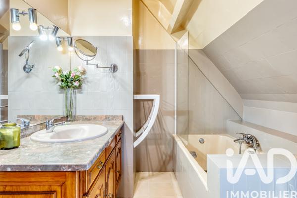 Maison à vendre 5 pièces 130 m² Saint-Gatien-des-Bois