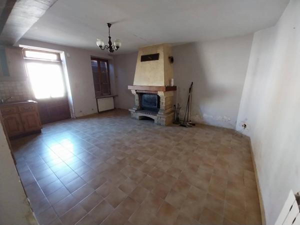 Maison 2 chambres avec jardin et garage – idéale premier achat ou investissement