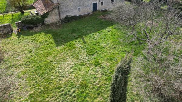 Terrain constructible de 1 168 m² en zone UB ? Hors lotissement