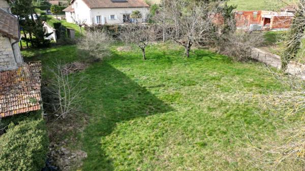Terrain constructible de 1 168 m² en zone UB ? Hors lotissement