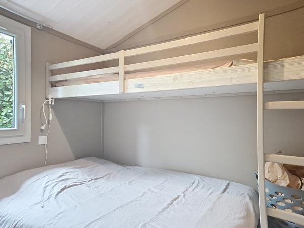 Coup de cœur assuré – Superbe chalet bois T4 récent et parfaitement entretenu à AZUR ! VISITE VIRTUELLE DISPONIBLE SUR DEMANDE