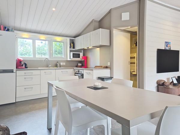 Coup de cœur assuré – Superbe chalet bois T4 récent et parfaitement entretenu à AZUR ! VISITE VIRTUELLE DISPONIBLE SUR DEMANDE