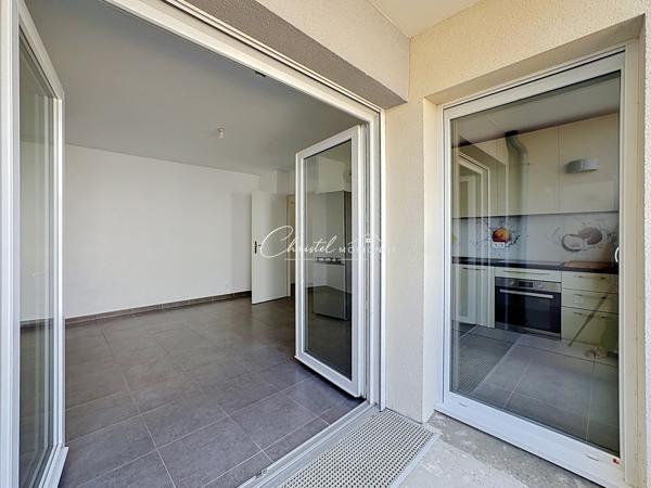 T2 CENTRE BOURG CHESSY DE 40.33m² AVEC PLACE DE PARKING EN SOUS SOL