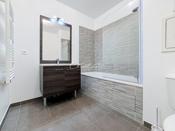 T2 CENTRE BOURG CHESSY DE 40.33m² AVEC PLACE DE PARKING EN SOUS SOL