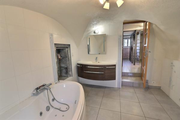 Jolie maison de bourg à Blanzat