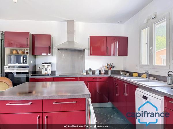 Maison plain-pied à vendre à Anduze – 3 chambres, piscine automatisée, garage, terrasse couverte, terrain 833 m²