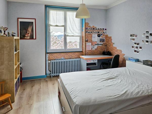 Dpt Allier (03), à vendre NERIS LES BAINS appartement T8 de 195 m² avec jardin privatif, idéalement situé