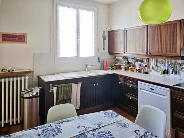 Dpt Allier (03), à vendre NERIS LES BAINS appartement T8 de 195 m² avec jardin privatif, idéalement situé