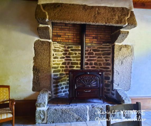 🏡 BELLE LONGÈRE EN PIERRE EN CAMPAGNE – BEAU POTENTIEL