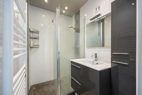 ***VISITE VIRTUELLE SUR DEMANDE…MARSEILLE 9EME...LA ROUVIERE...3 PIECES...TRAVERSANT...LUMINEUX...VUE MER, VILLE ET COLLINES EXCEPTIONNELLE...PROCHE COMMODITES***